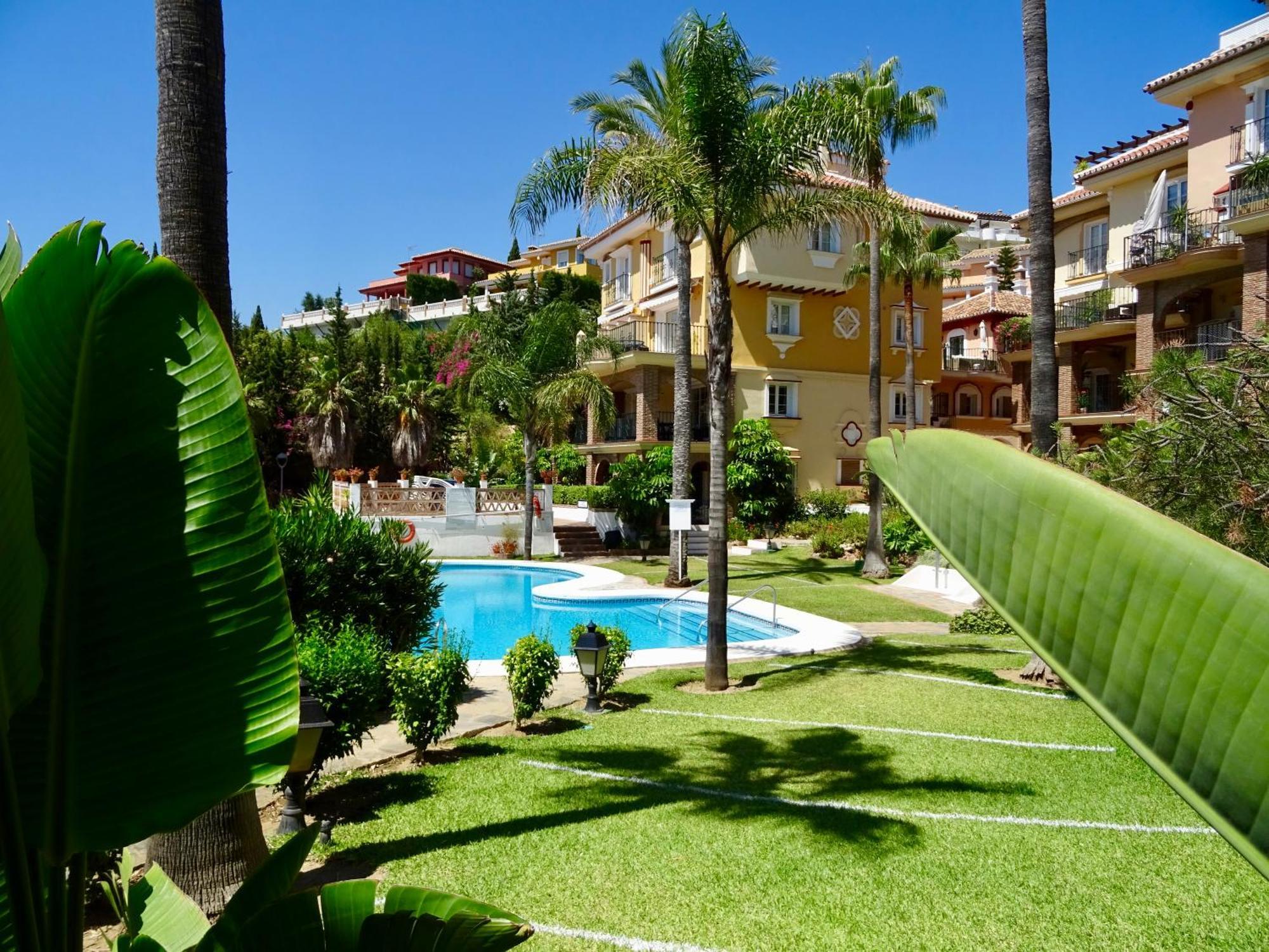 Feriehus Semidetached Duplex At Puebla Aida, Mijas Golf With Pool, Golf And Sea Views